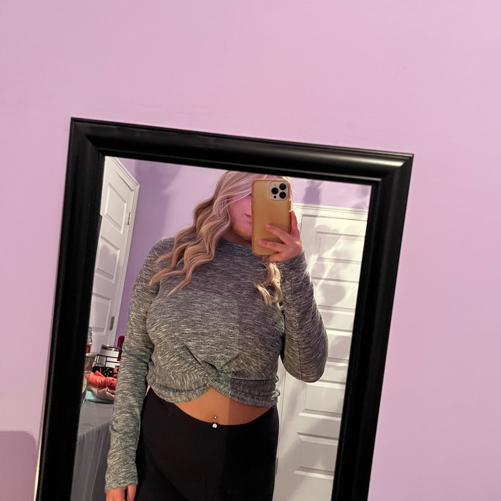 Cropped boutique top